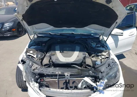 2010 Mercedes-Benz C 300 Luxury/Sport z USA, uszkodzony, nr VIN WDDGF5EB5AR109724